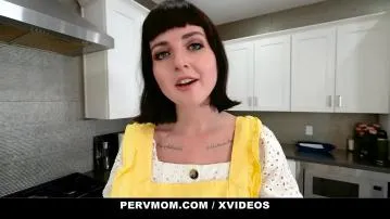 Vídeo pornô da madrasta da pervmom e da luta do enteado