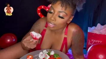 Vídeo pornô de sedução de morango mukbang de ébano